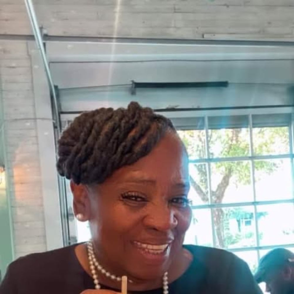 Meet your Posher, Pamela